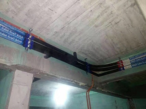 中天之江诚品日立中央空调冷媒管施工