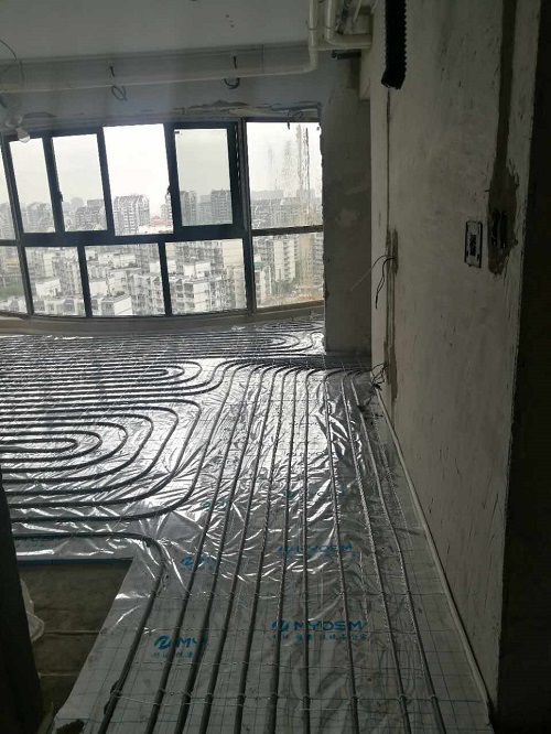 凯德湖墅新风地暖隐蔽工程