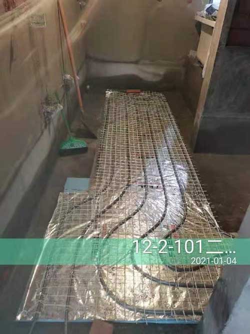 融信沐澜叠排地暖回路施工