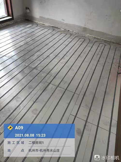 别墅水地暖回路铺设施工