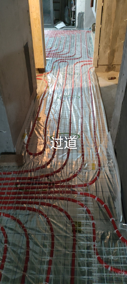 御景蓝湾菲斯曼锅炉地暖施工