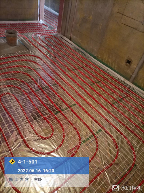 住宅地暖分集水器安装