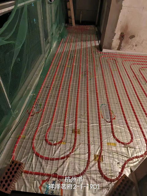 住宅地暖回路施工