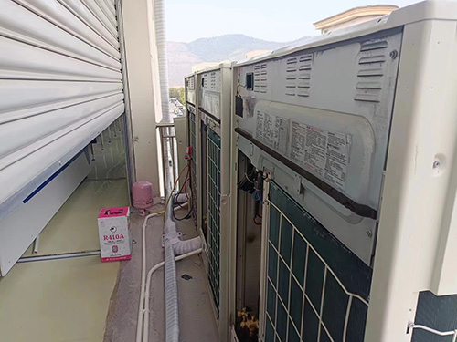 工厂中央空调工程施工现场