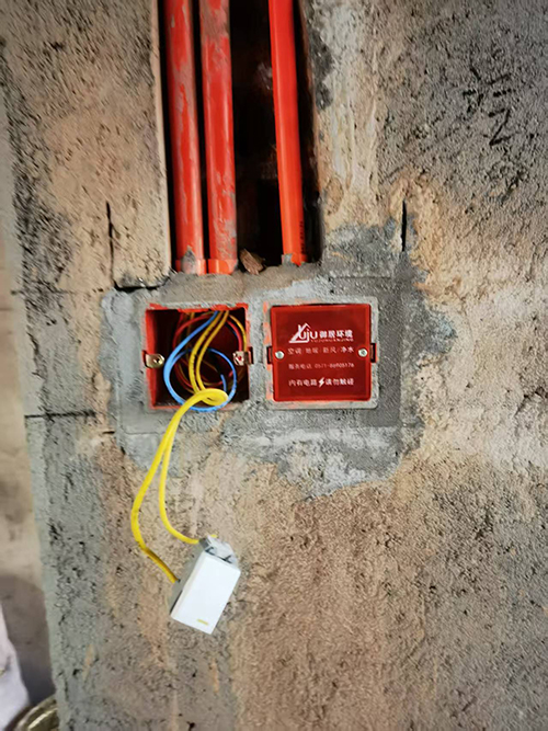 住宅中央空调冷媒管路施工现场